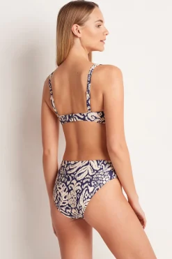 Ventura Mid Rise Ruched Pant